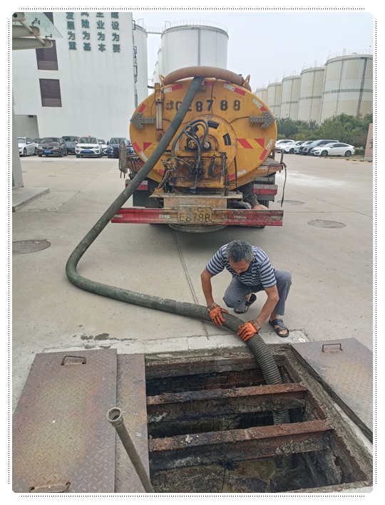 老边隔油池清掏